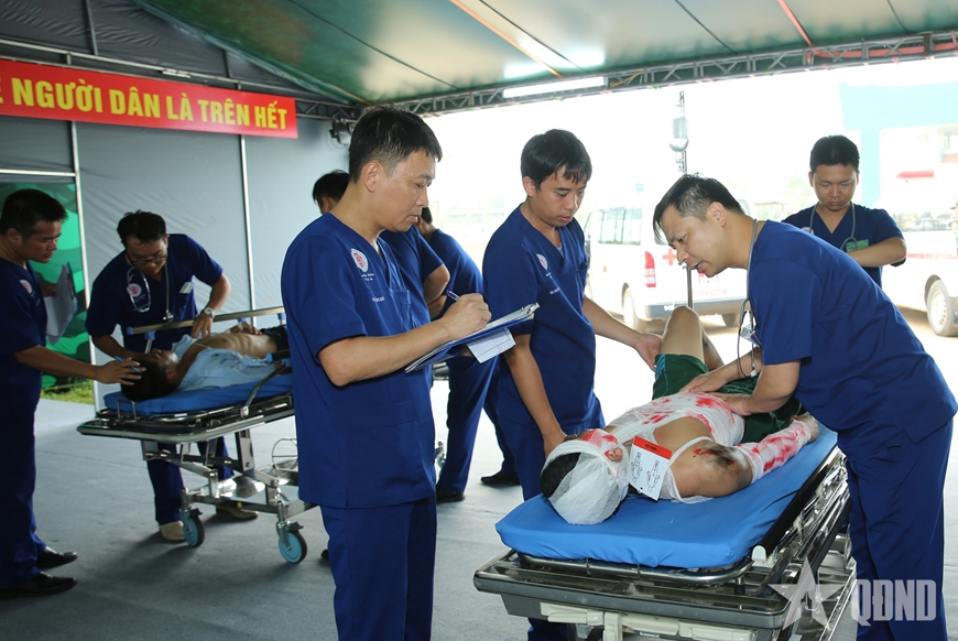 Gallery - 	Nâng cao phối hợp trong xử trí các tình huống khẩn cấp về y tế - image 2